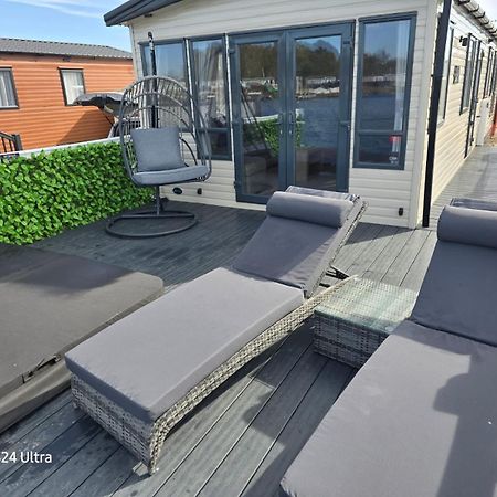Lakeside Holiday Home With Hot Tub تاتيرشال المظهر الخارجي الصورة